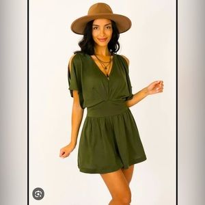 Lovely green romper NWT